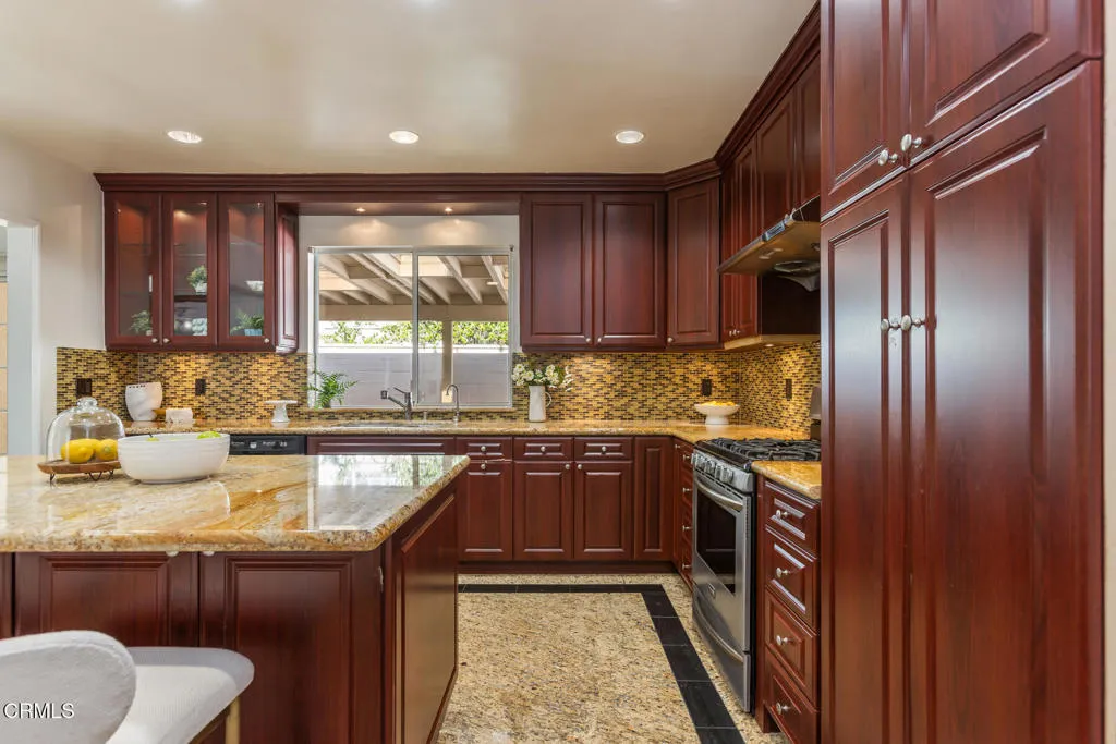 4926 Crown Avenue, La Canada Flintridge, California 91011 home-pic-32